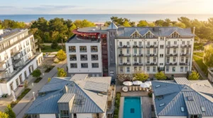 Strandhotel Heringsdorf - Drohnenaufnahme im Frühling mit Blick auf die Ostsee